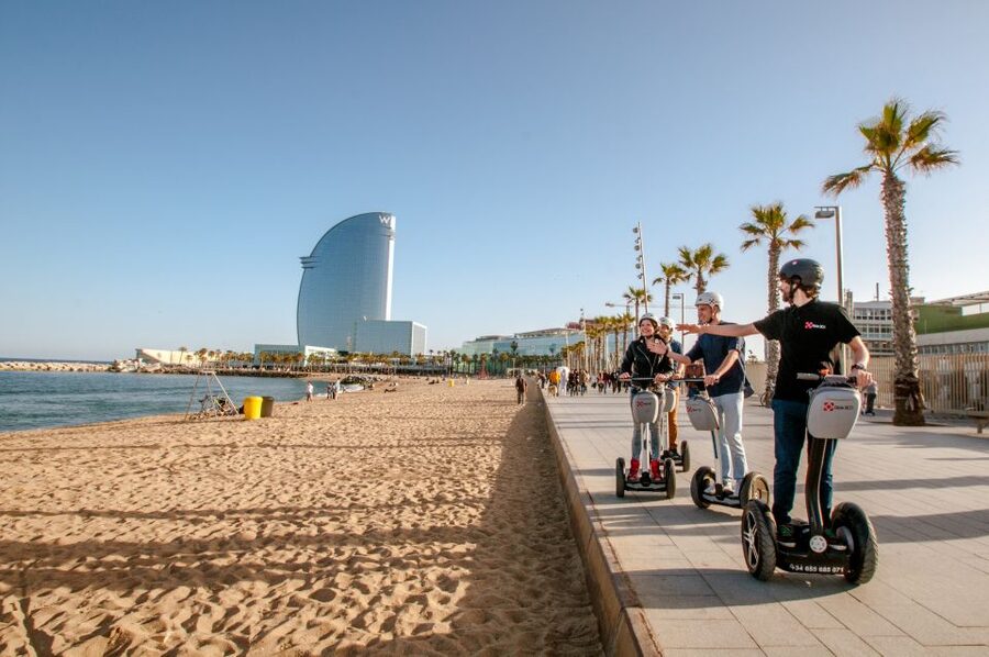 Barcelona Insiders Segway Tour 1.5h - Passeig de Lluís Companys and La Ciutadella Parc: smooth riding through open space