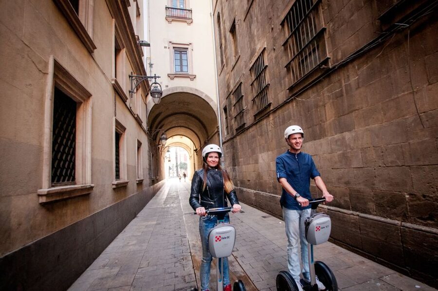 Barcelona Insiders Segway Tour 1.5h - Guide quality: what to look for (and why this tour’s guides matter)
