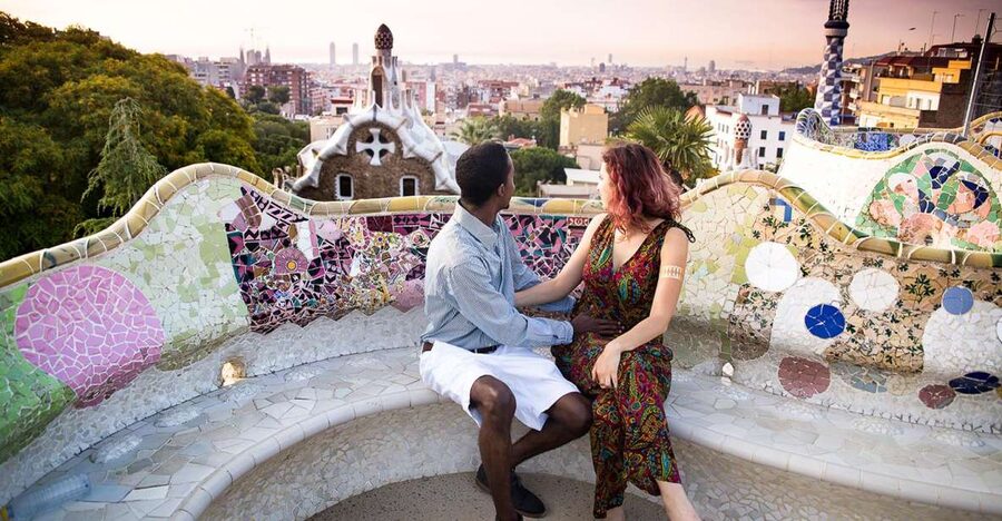 Barcelona: Instagram Tour of the Most Scenic Spots - Finding Your Photographer at the Cathedral Steps