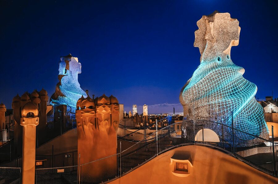 Barcelona: La Pedrera Night Experience - The 1.5-hour rhythm: patios, apartments, and the roof finale