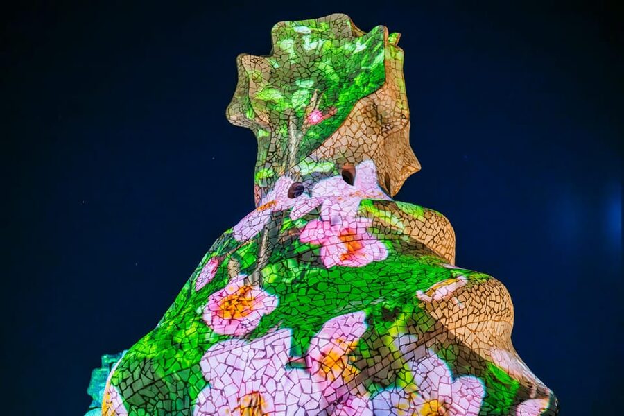 Barcelona: La Pedrera Night Experience - A semi-guided tour you can actually follow