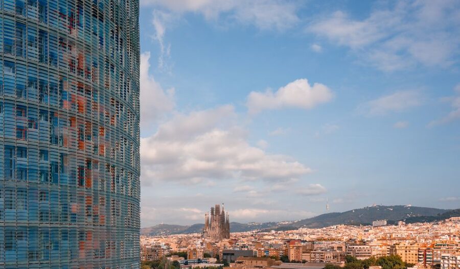 Barcelona: Mirador torre Glòries Skip-the-Line Ticket - Cloud Cities Barcelona at 130m: the art walk you need to plan for