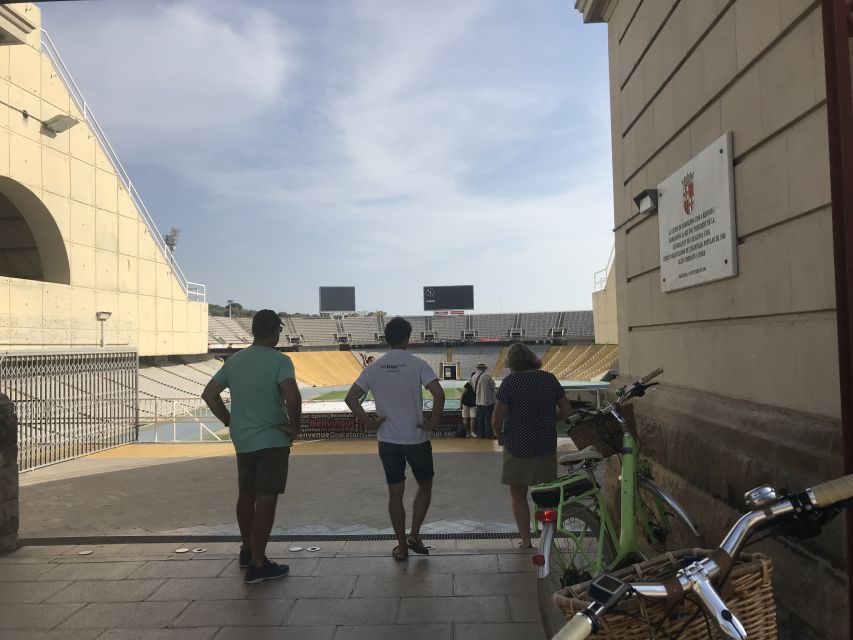 Barcelona: Montjuic Hill E-Bike Tour - Port Vell and the Columbus corridor: sea air, big boats, quick history