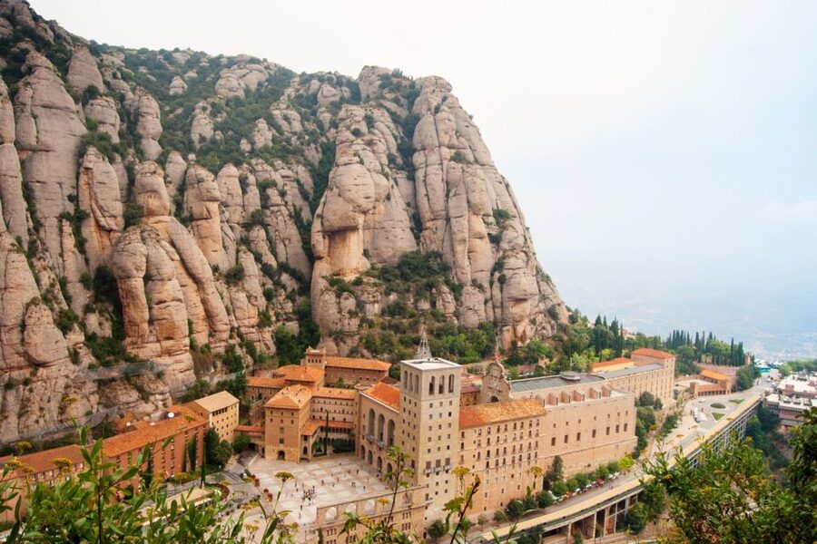 Barcelona: Montserrat, Black Madonna, Rack Railway & Liquors - Monistrol to the sanctuary: how the guided time usually feels
