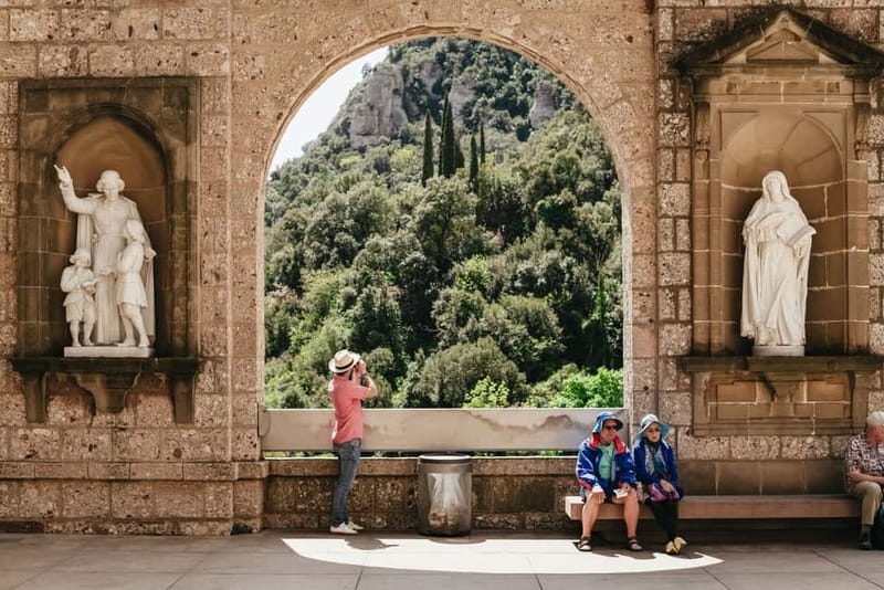 Barcelona: Montserrat, Cogwheel, Black Madonna & Winery Tour - Cogwheel train ride: the easiest way to “get the mountain” fast