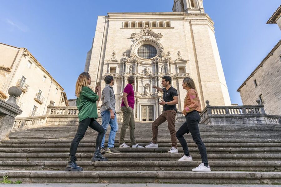 Barcelona: Montserrat, Girona & Costa Brava Guided Day Trip - Costa Brava in Tossa de Mar: sea breeze and coves