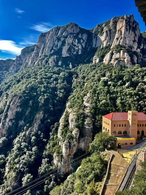 Barcelona: Montserrat Tour, Transfers & Basilica Entry - Timing the day so you do not feel rushed