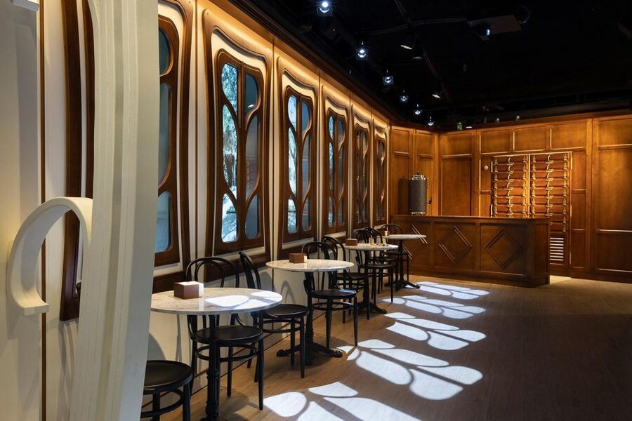 Barcelona: Nougat and Chocolate Museum Tour with Tasting - Hot chocolate or horchata: included drinks that pace your sweetness