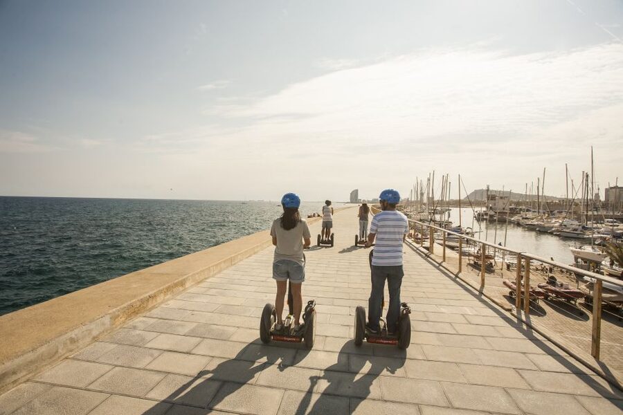 Barcelona: Old Port and Gothic Quarter Guided Segway Tour - Along the seafront to Barceloneta, where the promenade does the talking