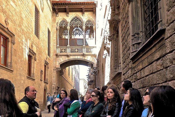 Barcelona Old Town & Gothic Quarter Small Group Tour - Gothic Quarter first: the smart way to get oriented