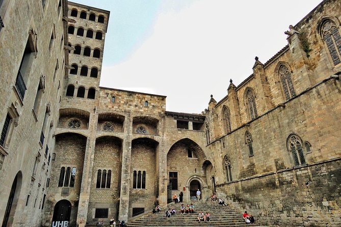 Barcelona Old Town & Gothic Quarter Small Group Tour - El Born: the labyrinth you will actually enjoy