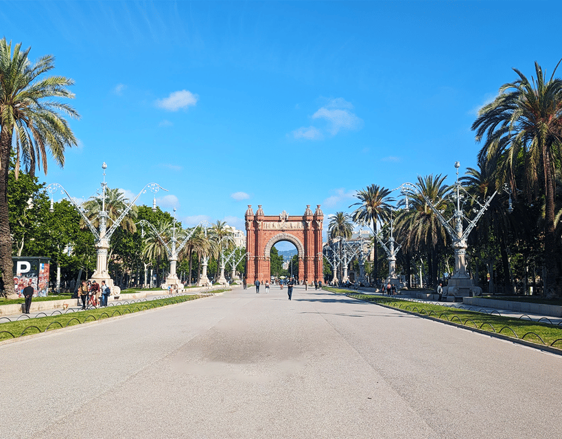 Barcelona: Old Town Private Walking Tour of Past and Present - Your finish route: La Barceloneta and Port Vell, or Gaudí streets up the hill