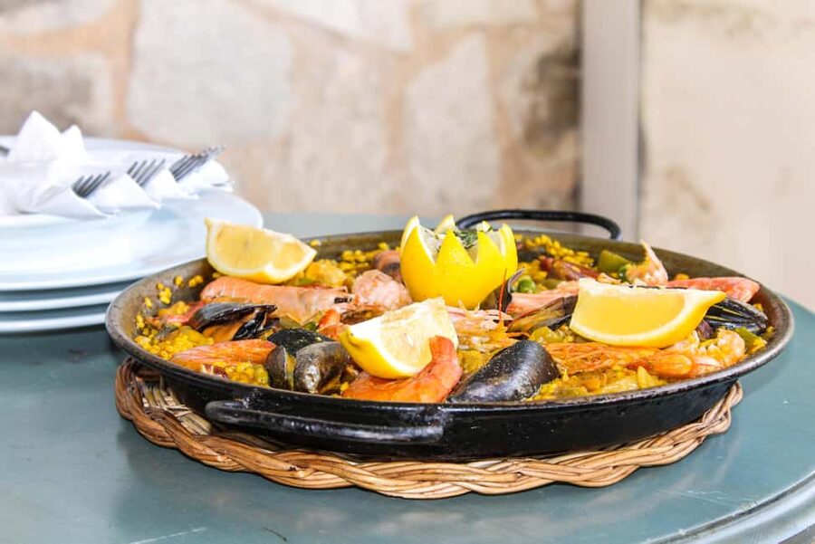 Barcelona: Old Town Tapas & Paella Food Tour with 8 Tastings - Key highlights on this Barcelona food route