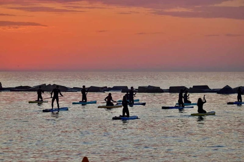 Barcelona: Paddleboarding at Sunrise. Includes: instructor, photos, equipment - Finding the meeting point near San Miguel Beach (and spotting the right doors)