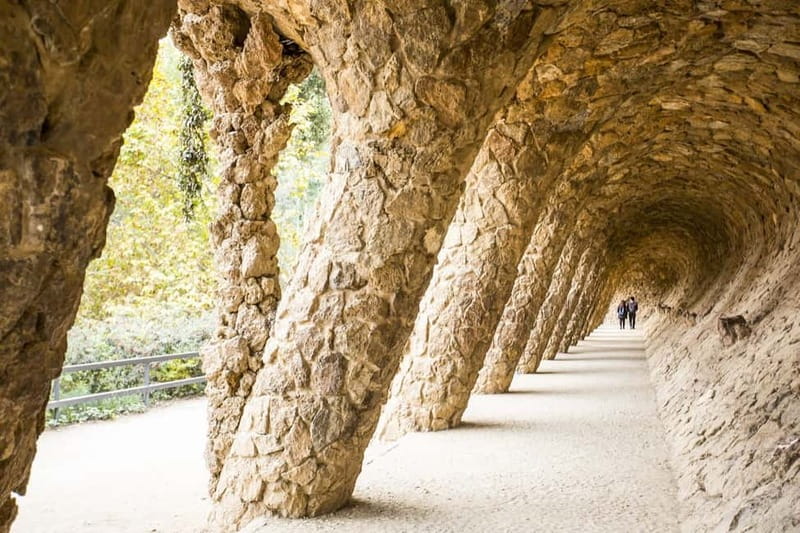 Barcelona: Park Guell Guided Tour with Skip-the-Line Entry - The 45 minutes after: your chance to slow down and chase views