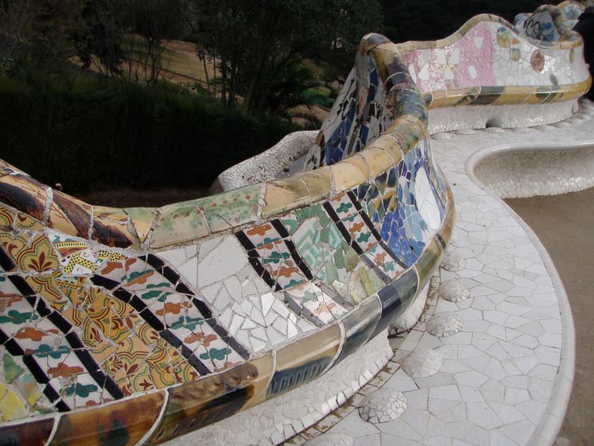 Barcelona: Park Güell & Sagrada Familia Guided Tour - How the combined format feels in real life