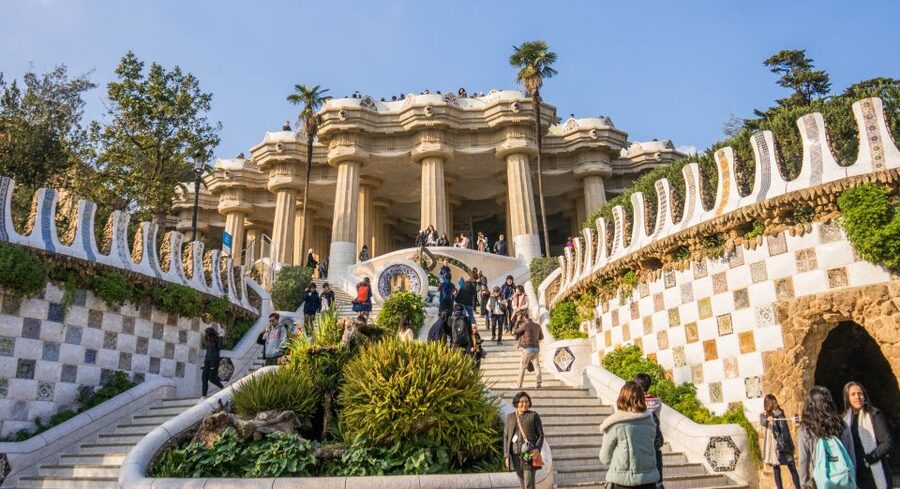 Barcelona: Park Güell & Sagrada Familia Guided Tour - Sagrada Familia with skip-the-line entry and guided meaning