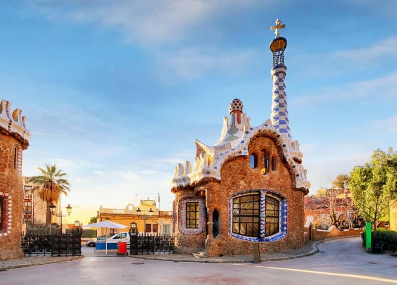 Barcelona: Park Güell Small Group Tour + Skip the Line - Key things to know before you go