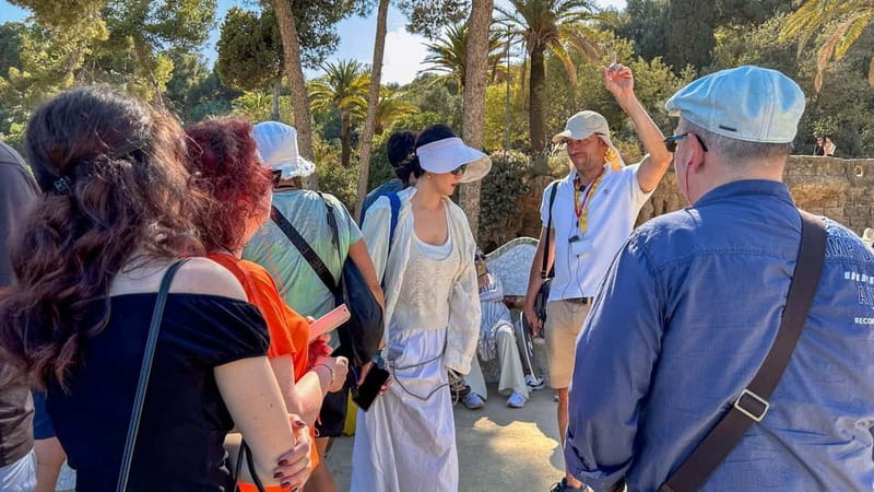 Barcelona: Park Güell Small Group Tour + Skip the Line - Using the free time well after the tour ends