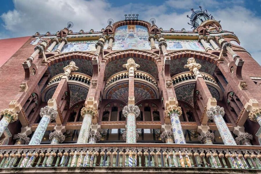 Barcelona: Picasso Museum Entry, Digital Guide & Born Walk - Who this experience fits best, and who should skip it
