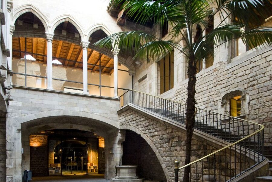 Barcelona: Picasso Museum Guided Tour - What the tour feels like in real time: pace, group size, audio
