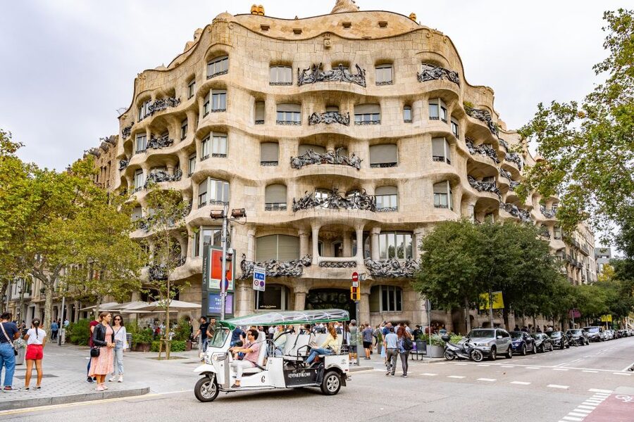 Barcelona: Private City Tour by Eco Tuk Tuk - Gaudí exteriors you can actually photograph: Casa Milá and Casa Batlló