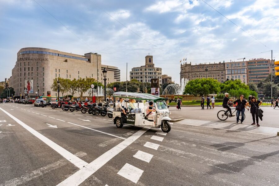 Barcelona: Private City Tour by Eco Tuk Tuk - Timing choices: 1 to 4 hours, and how to pick the right length