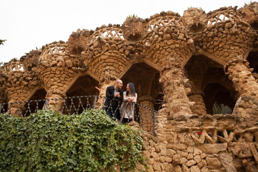 Barcelona: Private Full Park Güell Photoshoot - Walking Route: Gardens, Bridges, Viaducts, and Gaudí Details