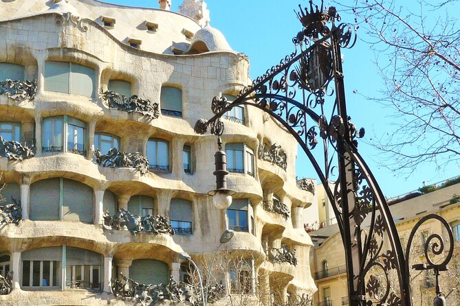 Barcelona Private Tour by Sidecar Motorcycle - How the seating works, comfort tips, and what to wear