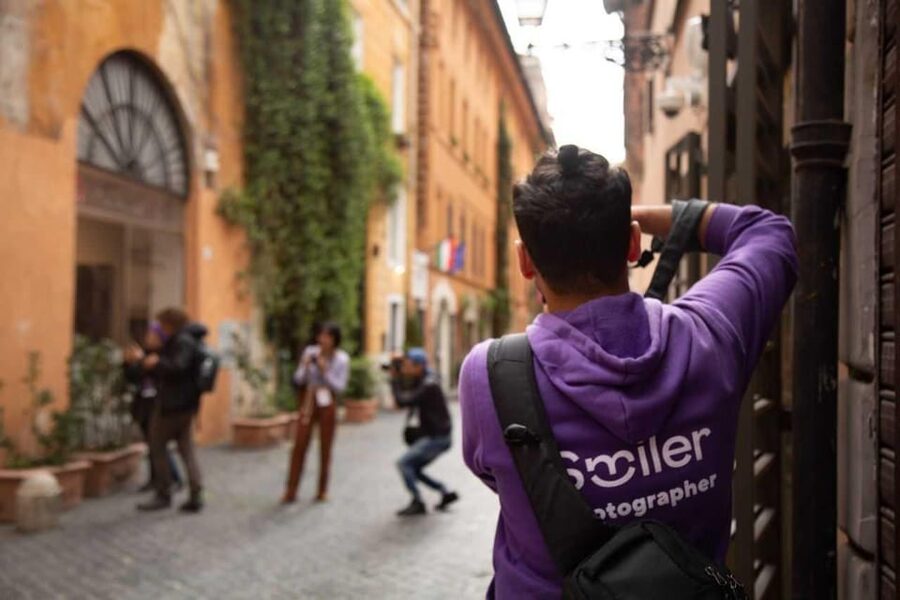 Barcelona: Professional Photoshoot Outside Sagrada Familia - Key Highlights