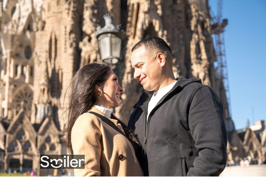 Barcelona: Professional Photoshoot Outside Sagrada Familia - How the Photographer Finds Good Views Around the Sagrada Familia