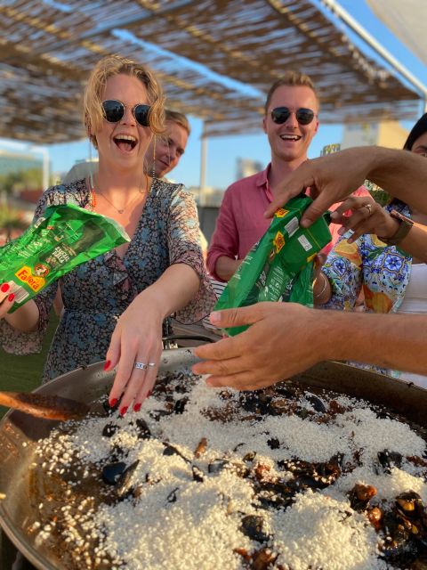 Barcelona: Rooftop Paella Cooking Class with Sangria - Weather and Comfort Tips for a Rooftop Class