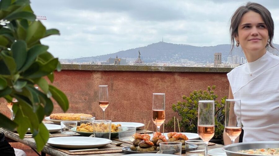 Barcelona: Rooftop Tapas and Sangria Class with a Chef - Meeting on Passeig de Joan de Borbó, Then Moving Into a Local Flat