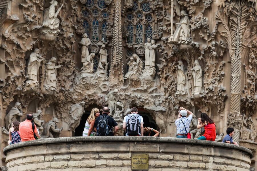 Barcelona: Sagrada Familia and Park Guell Combo Guided Tour - Key things to know before you go
