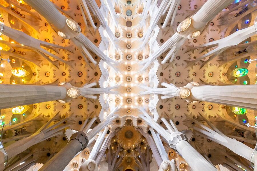 Barcelona: Sagrada Familia and Park Guell Combo Guided Tour - Entering Sagrada Família: skip-the-line time and a guided focus on meaning