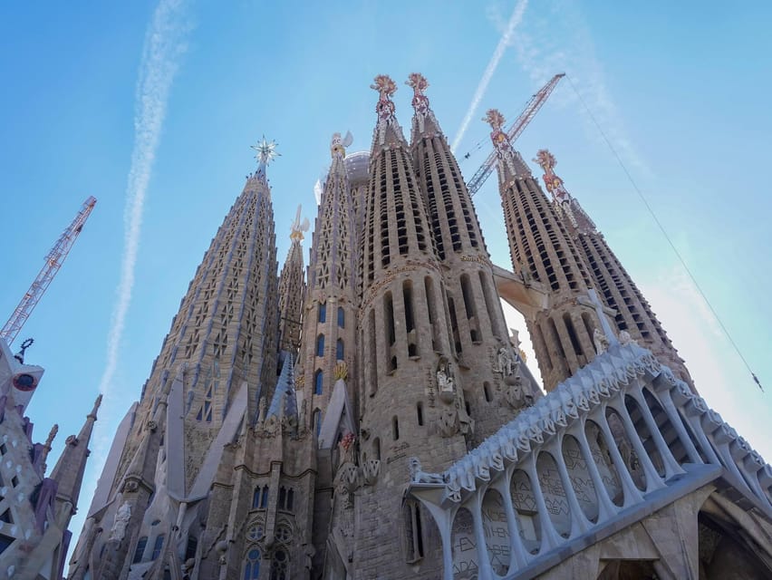 Barcelona: Sagrada Familia and Park Güell Tour - Sagrada Familia Museum stop: what you may need to pay separately