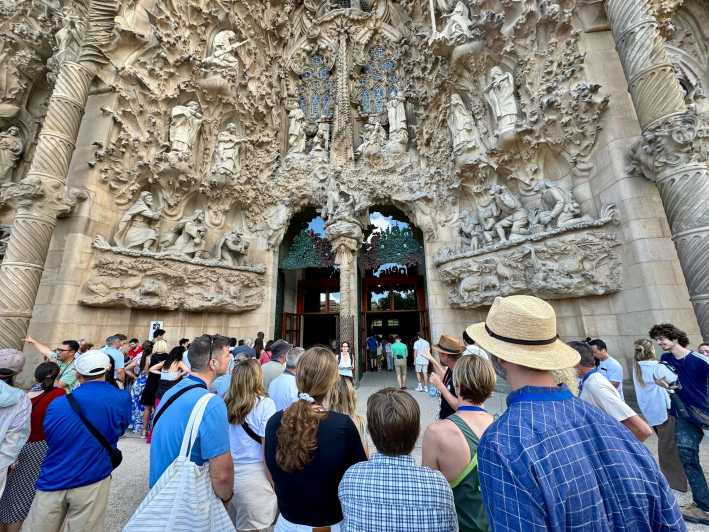 Barcelona: Sagrada Familia Entry Ticket and Guided Tour - Practical Tips So You Do Not Get Stuck