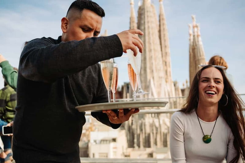 Barcelona: Sagrada Familia Evening Tour with Cava - Skip-the-line entry that protects your time (and your mood)