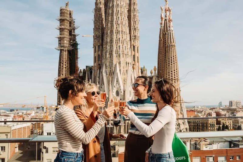 Barcelona: Sagrada Familia Evening Tour with Cava - Guide quality is the hidden value here (Montse, Valentina, Gloria, and more)