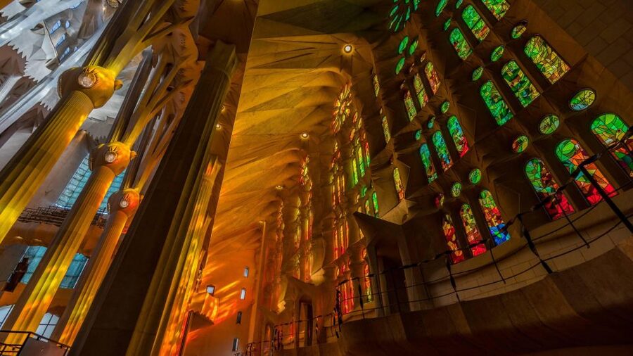 Barcelona: Sagrada Familia Fast Track Guided Tour - Photo Stop and Free Time: Don’t Waste the Second Half