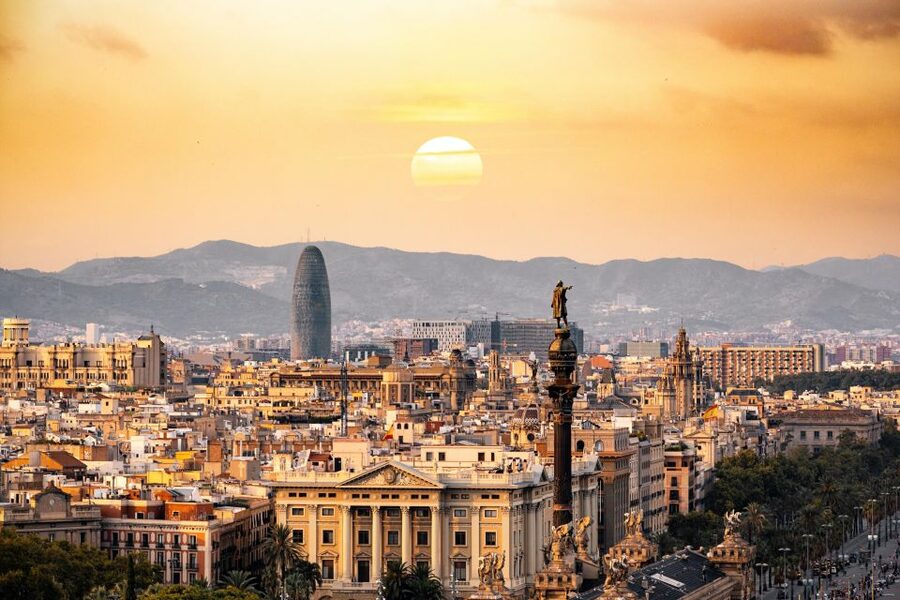 Barcelona: Sagrada Familia, Modernism, and Old Town Tour - Key things I’d watch for before you go