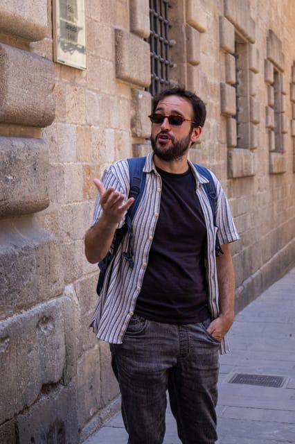 Barcelona: Sagrada Familia, Modernism, and Old Town Tour - Plaça de Catalunya to Sant Felip Neri: city views and a change of mood