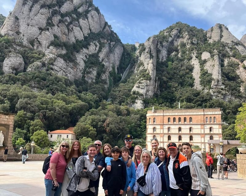 Barcelona: Sagrada Familia & Montserrat Full-Day with Pickup - Key things I’d zero in on