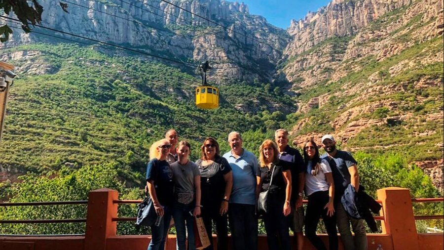 Barcelona: Sagrada Familia & Montserrat Full-Day with Pickup - Hotel pickup to return drop-off: the 10-hour flow that makes this work