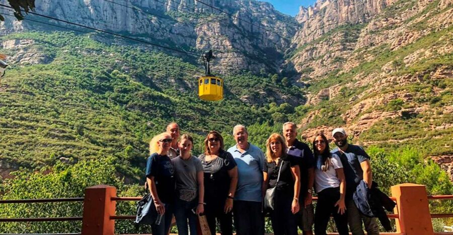Barcelona: Sagrada Familia & Montserrat Full-Day with Pickup - Passeig de Gracia to Mirador del Alcalde: a fast city primer for first-timers