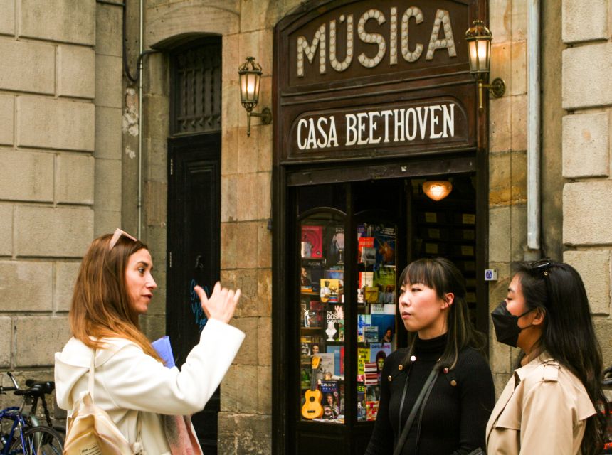Barcelona: Sagrada Familia, Park Güell & Gothic Quarter Tour - Gothic Quarter Walk From La Rambla 97, Where Old Barcelona Gets Real