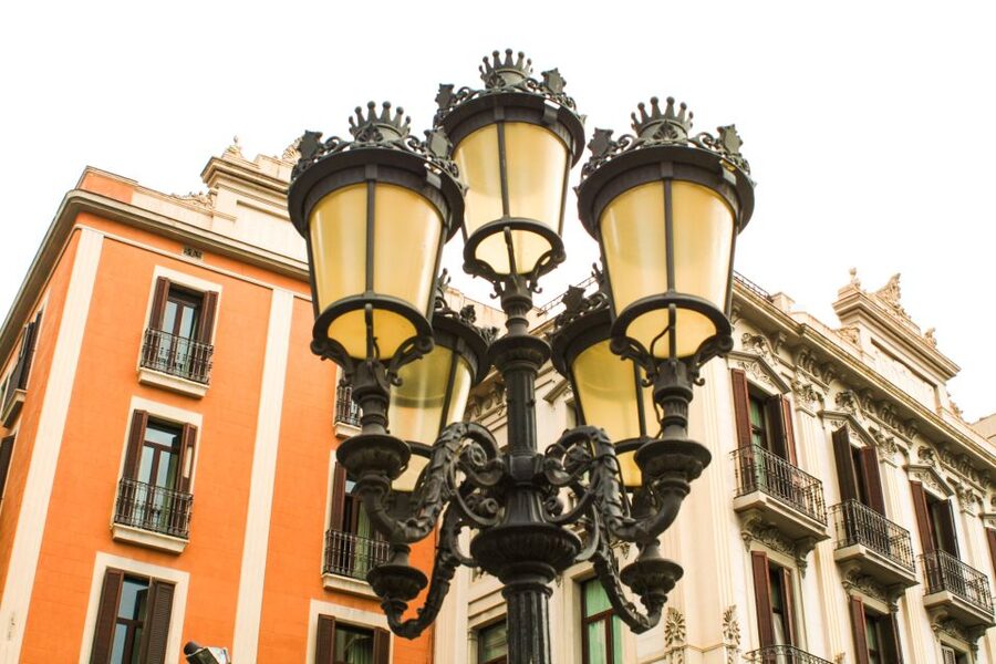 Barcelona: Sagrada Familia, Park Güell & Gothic Quarter Tour - Park Güell and Sagrada Família Outfit Rules, So You Don’t Get Turned Away