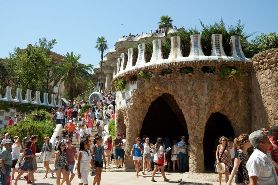 Barcelona: Sagrada Familia & Park Güell Guided Tour & Ticket - Should you book this Sagrada Familia and Park Güell combo?
