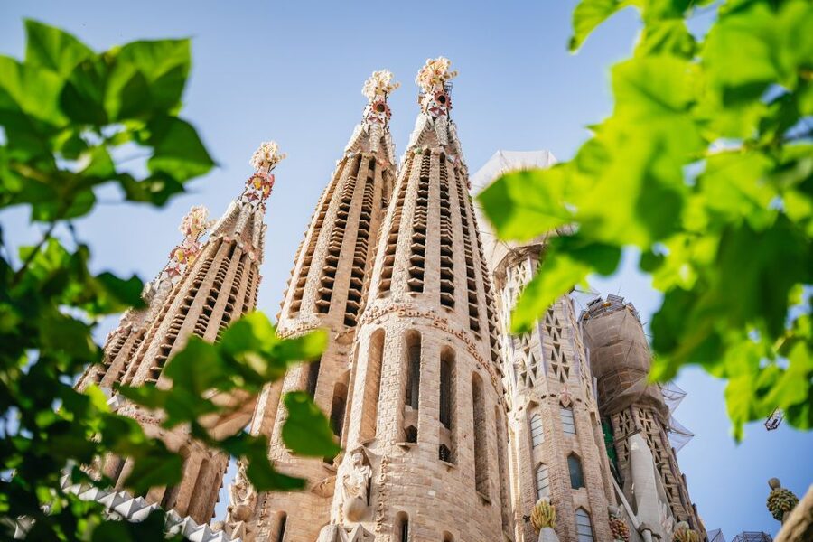 Barcelona: Sagrada Familia Skip-the-Line Entry Ticket & Tour - Meeting point and the timing reality (don’t miss your slot)
