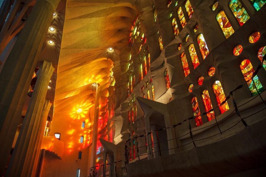 Barcelona: Sagrada Familia Skip-the-line Guided Tour - Where You Meet and How the Tour Starts at Av. de Gaudí